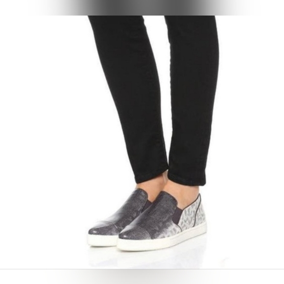 Vince Paeyre Embossed Pointed Cap Toe Slip-On Sneakers - Picture 11 of 11